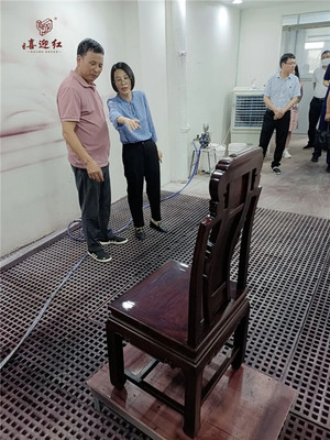凝心聚力促发展 实地调研谋新篇——东阳市副市长龚杭娟带队深入喜迎红红木开展市场调研